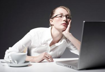 眼疲勞會(huì)引起哪些癥狀？眼疲勞會(huì)導(dǎo)致什么癥狀