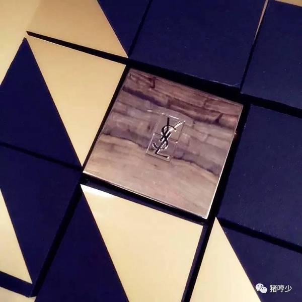 ysl蕾絲氣墊粉餅怎么樣？ysl蕾絲氣墊粉餅好用嗎？