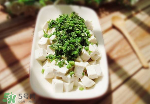 香椿拌豆腐可以隔夜吃嗎？隔夜的香椿拌豆腐能吃嗎？