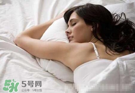 夫妻兩地分居怎么解決生理需求？夫妻兩地分居該如何相處？