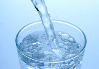 純凈水和礦泉水哪個(gè)好？純凈水和礦泉水的區(qū)別