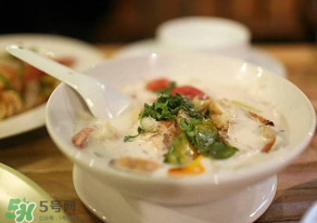 花甲能和豆腐一起吃嗎？花甲和豆腐能一起吃嗎？
