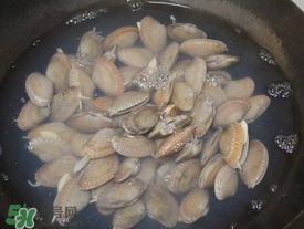 花甲不開(kāi)口能吃嗎？花甲不開(kāi)口是不是死了？