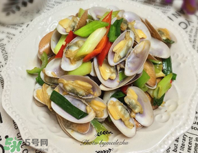花甲發(fā)臭還能吃嗎？花甲買回來有點(diǎn)臭可以吃嗎？
