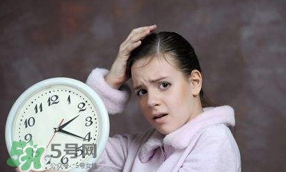 女生熬夜會平胸嗎？女生經(jīng)常熬夜的危害