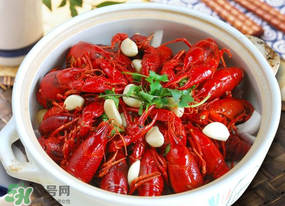 龍蝦變黑了還能吃嗎？龍蝦頭變黑了還能吃嗎？