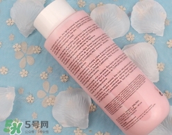 蘭嘉絲汀粉水和蘭蔻粉水哪個(gè)好？蘭嘉絲汀粉水和蘭蔻粉水對(duì)比
