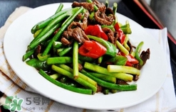 蒜苔炒肉怎么做才好吃？蒜苔炒肉的做法