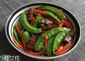 ?炒荷蘭豆要焯水嗎？荷蘭豆不焯水能吃嗎？