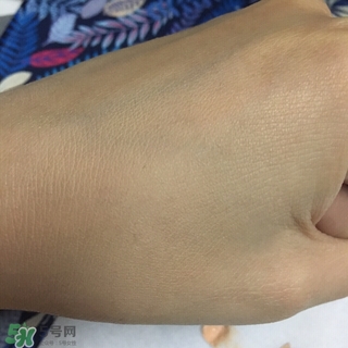 混油敏感肌用什么粉底液？敏感混油皮用的粉底液
