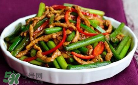 蒜苔炒肉怎么做才好吃？蒜苔炒肉的做法