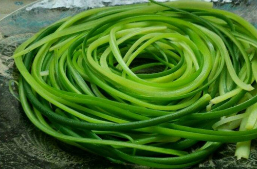 蒜苔是發(fā)物嗎？蒜苔是不是發(fā)物