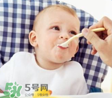 寶寶輔食要加鹽嗎？寶寶輔食能不能加鹽？