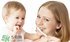 寶寶不肯刷牙一刷就哭怎么辦？怎么樣讓寶寶養(yǎng)成刷牙的習(xí)慣？