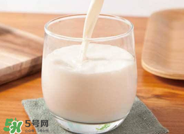 蠶豆和牛奶可以同吃嗎？吃蠶豆可以喝牛奶嗎？