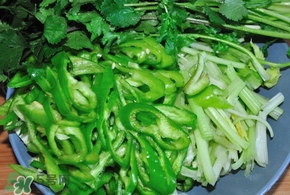 芹菜和青椒能一起炒嗎？青椒炒芹菜的做法