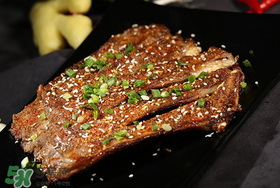 花甲和羊肉能一起吃嗎？羊肉可以和花甲一起吃嗎？