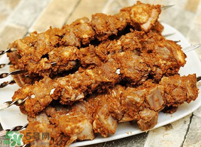 花甲和羊肉能一起吃嗎？羊肉可以和花甲一起吃嗎？