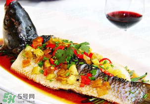 花甲可以和魚一起吃嗎？花甲和魚能一起吃嗎？