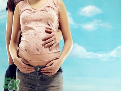 孕婦摸肚子對胎兒有什么危害嗎？孕婦摸肚子的正確方法？