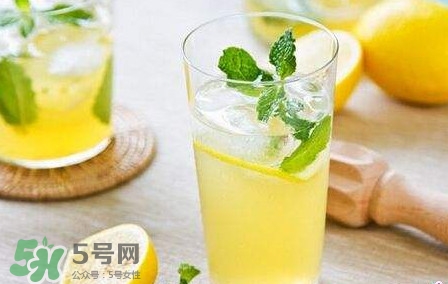 檸檬水什么時候喝最好？檸檬水什么時間喝最好