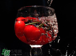 櫻桃酒能治痛風(fēng)嗎？櫻桃泡酒能治痛風(fēng)嗎？