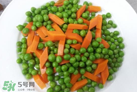 豌豆可以和胡蘿卜一起吃嗎？豌豆和胡蘿卜能一起吃嗎？