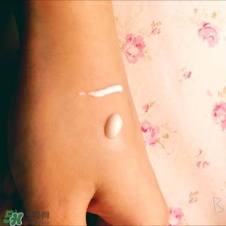 碧柔防曬霜和安耐曬哪個(gè)好？碧柔防曬霜和安耐曬防曬霜對比
