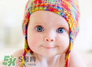 寶寶總是拿手揉眼睛是怎么了？寶寶眼睛癢怎么處理？