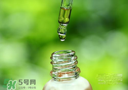 眼霜和精華哪個先用？眼霜和精華使用順序
