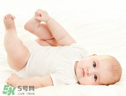 寶寶頭皮上的污垢可以摳掉嗎？寶寶頭上的頭垢該怎么處理？