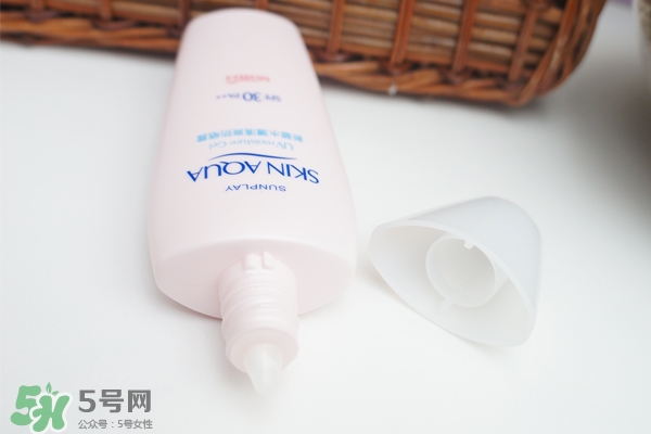 曼秀雷敦新碧防曬霜怎么樣？新碧防曬霜好用嗎