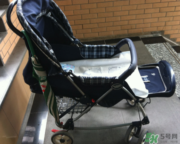 好孩子?jì)雰很囋趺捶牌?？好孩子?jì)雰很嚾绾握{(diào)節(jié)放平？