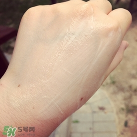 娜麗絲防曬霜和噴霧哪個(gè)好？娜麗絲防曬霜和噴霧對(duì)比