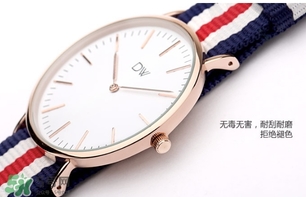 dw丹尼爾惠靈頓手表怎么調(diào)時(shí)間？dw手表怎么沒有日期