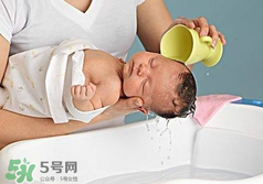 嬰兒洗頭怎么洗？嬰兒洗頭注意事項(xiàng)