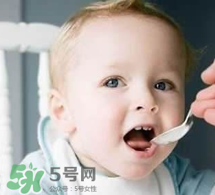 寶寶吃魚肝油什么時間吃最好？嬰兒吃魚肝油吃到什么時候？
