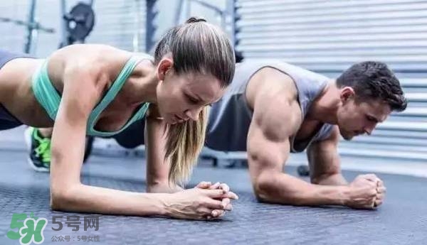 堅(jiān)持做一個(gè)月平板支撐會(huì)怎樣？女生做平板支撐一個(gè)月
