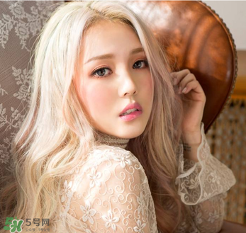 美妝博主pony結(jié)婚了嗎？ pony老公是誰(shuí)？