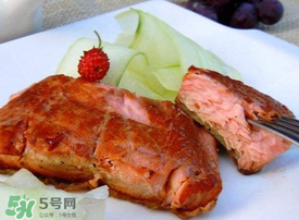 三文魚煮多久？寶寶吃三文魚煮多久熟？