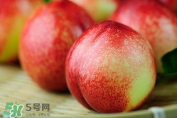 吃油桃需要削皮嗎？吃油桃剝皮吃還是不剝？