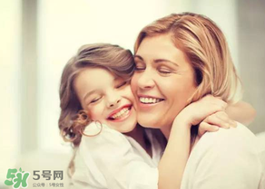 2017年母親節(jié)送什么口紅？2017年送媽媽口紅什么顏色好？