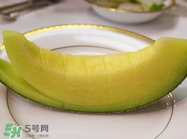 甜瓜和海鮮能一起吃嗎？吃海鮮能吃香瓜嗎？