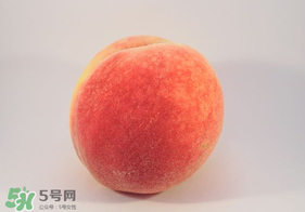 ?桃子發(fā)霉了還可以吃嗎？吃了發(fā)霉的桃子怎么辦？
