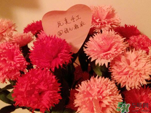 母親節(jié)可以送紙做的康乃馨嗎？康乃馨怎么折？