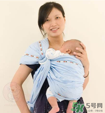 背巾適合多大的寶寶？背巾寶寶多大可以用？