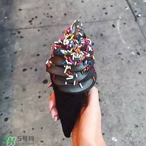 炭黑冰淇淋好吃嗎？炭黑冰淇淋哪里買？