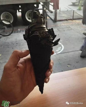 炭黑冰淇淋好吃嗎？炭黑冰淇淋哪里買？