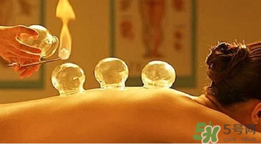 刮痧拔罐可以同時(shí)做嗎？刮痧拔罐能一起做嗎
