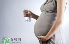 孕期能用酒精退燒嗎？孕期用酒精退燒有什么危害？
